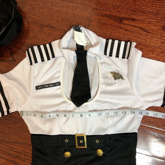First Class Captain Costume from Spirit - Picture 14 of 16